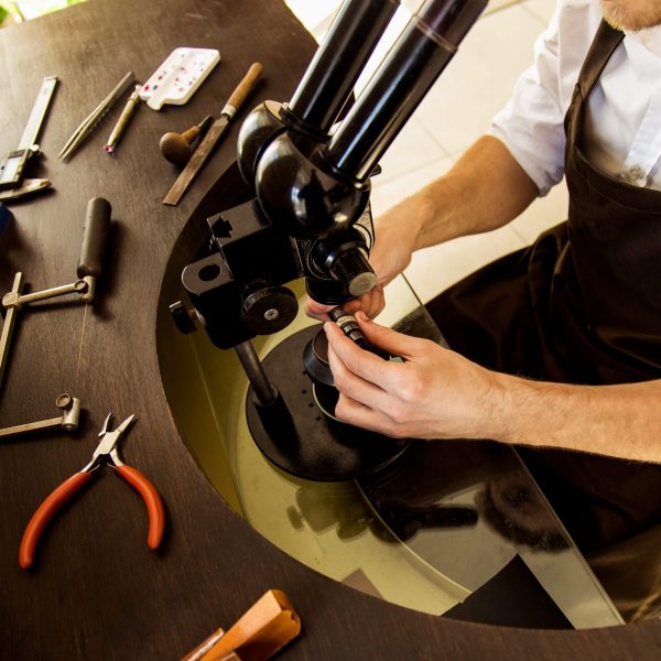 goldschmied-handwerk-juwelier-werkzeug-zangen-boherer